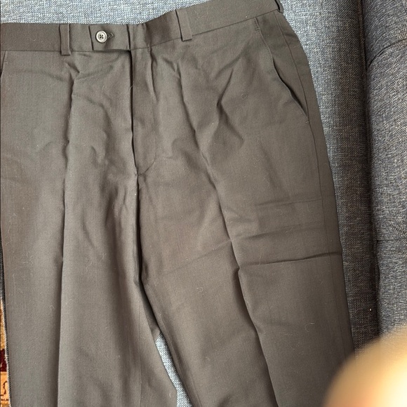 Calvin Klein Men’s Black Suit with Smooth Wool Fabric and Notched Lapels - Picture 12 of 12